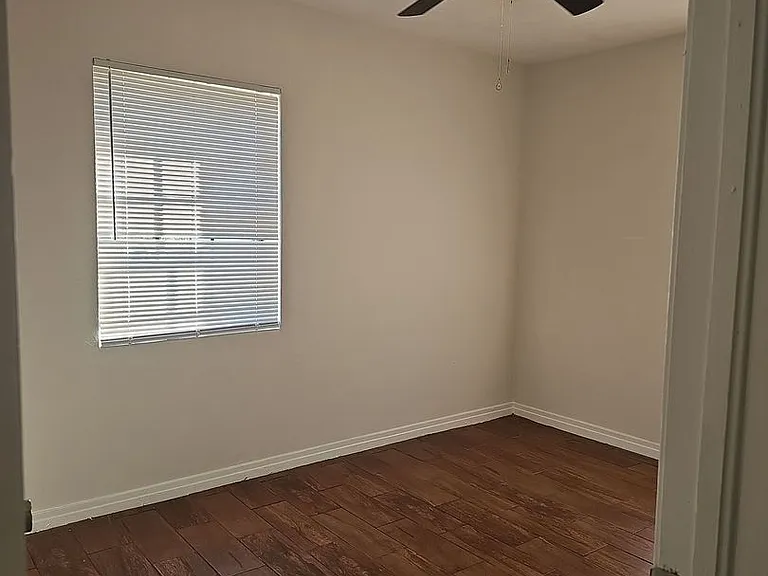 3448 Inwood Cir E — Photo 10