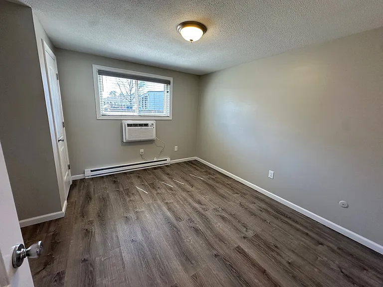 Fairfield Apartments — Photo 18
