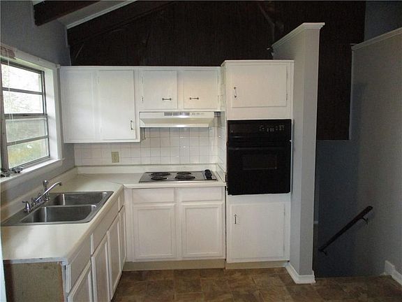 5th image of 6064 Meadowlark Dr