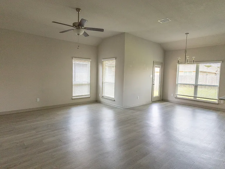 3932 Centerfire Rd — Photo 2