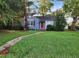715 W Cleveland St, Alvin, TX 77511