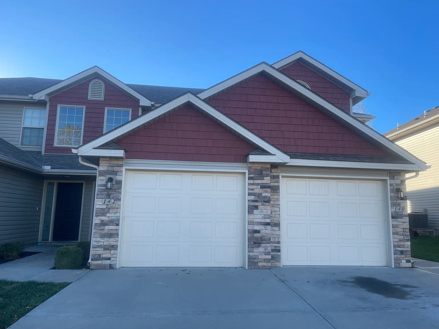 3 bed, 1300 sqft, $1,635 — Photo 1