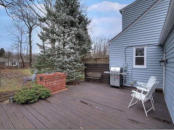 4th image of 83 Beechwood Dr
