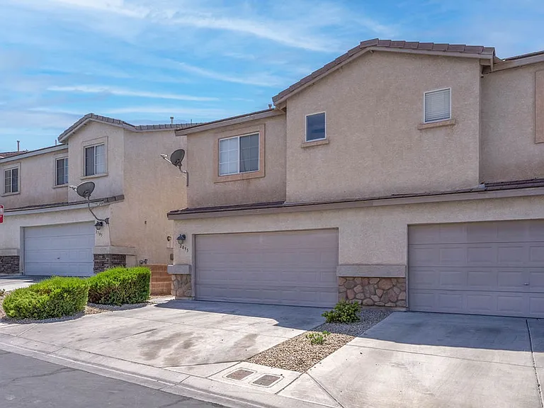2095 Betty Davis St — Photo 31