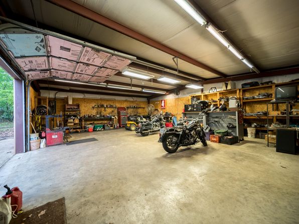 2793 Old Towne Rd, Tupelo, MS 38804