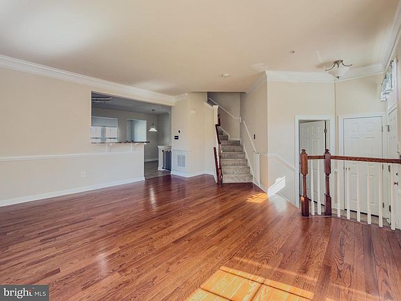 3rd image of 2054 Spring Run Cir