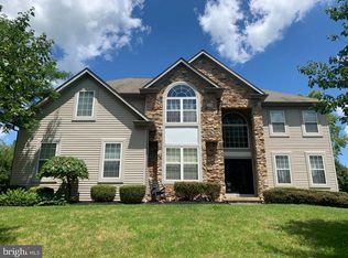 231 Creekside Dr, New Hope, PA 18938