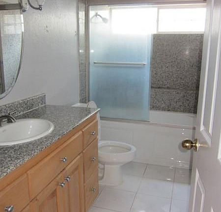 4th image of 5273 Edenvale Ave