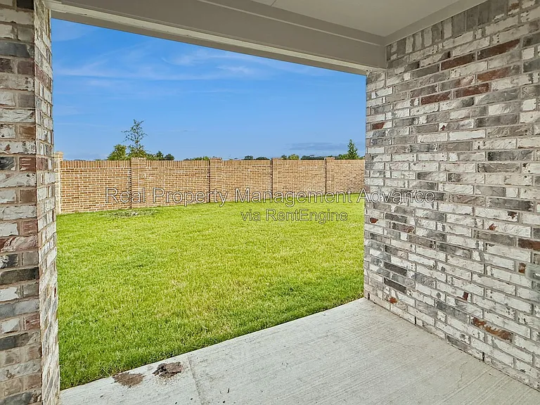 1629 Topaz Trl — Photo 3