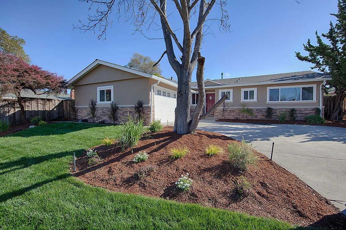 7778 Lilac Way photo 1