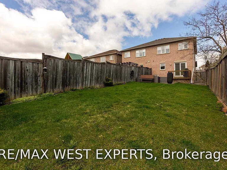 18 Forest Gate Ave — Photo 36