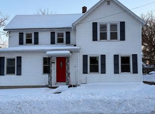 825 2nd St, Menasha, WI 54952