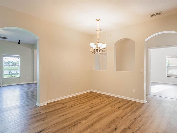 3rd image of 2518 Holly Pine Cir