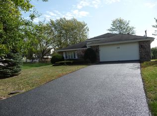 215 E 58th Pl, Willowbrook, IL 60527