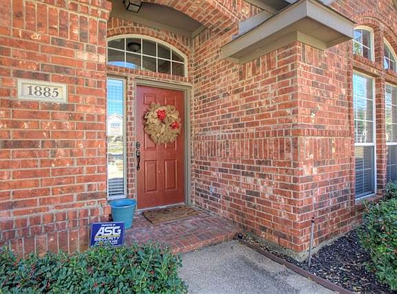 4th image of 1885 Crestlake Dr