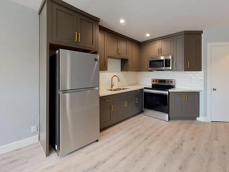 730 S Serrano Ave — Photo 40