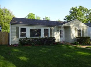 145 Walnut Ct, Mundelein, IL 60060
