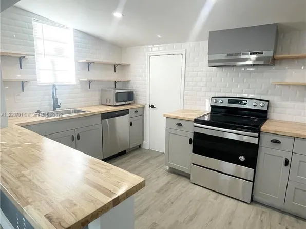 57 NW 42nd St, Miami, FL 33127