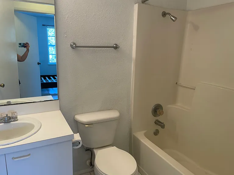 160 Reserve Cir #212 — Photo 10