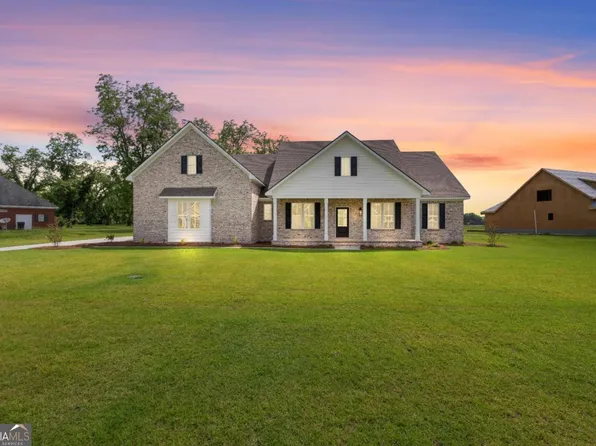 9 Honeysuckle Dr, Claxton, GA 30417