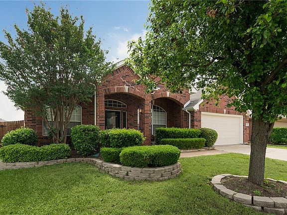 2nd image of 804 Bayou Ct