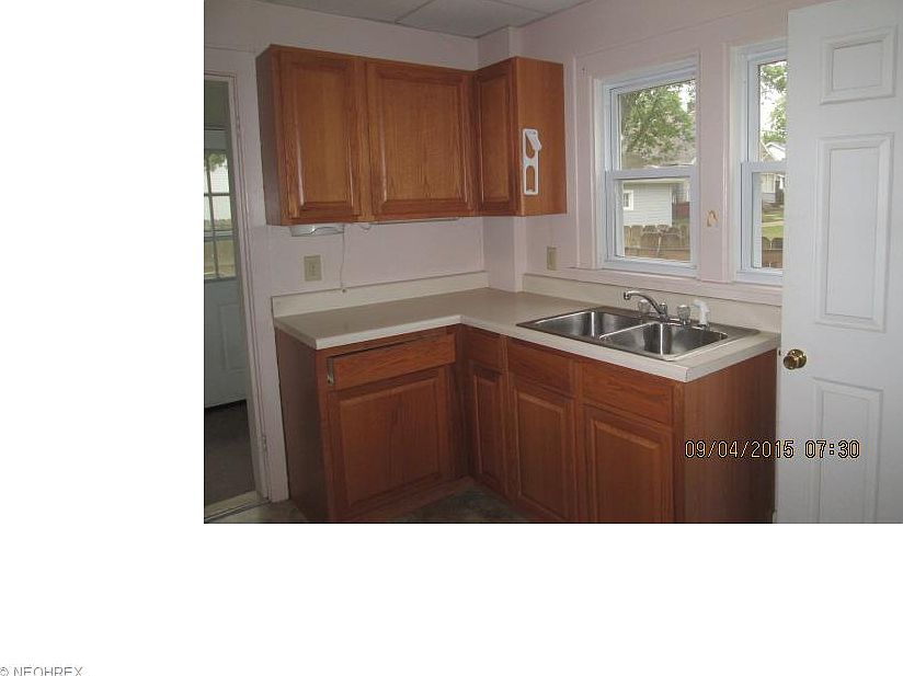 2nd image of 254 W Washington St