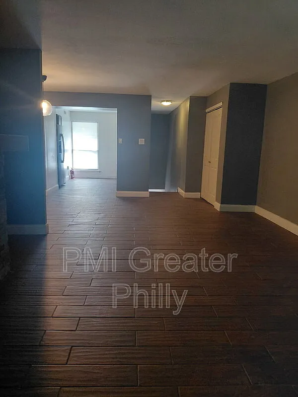 407 Shawmont Ave — Photo 1