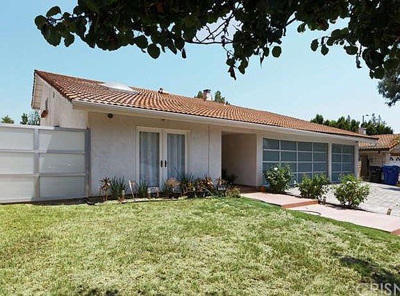 2nd image of 5608 Farralone Ave