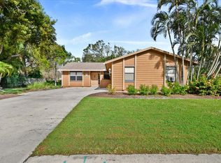 901 Oak Cir, Jupiter, FL 33458