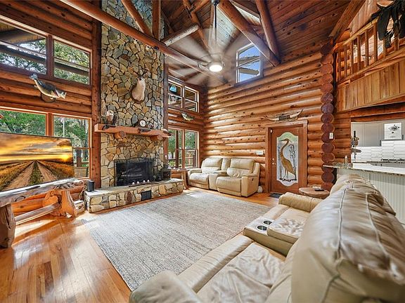 3rd image of 8199 W Pinoak Ct