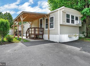 518 Middleview Dr, York, PA 17402