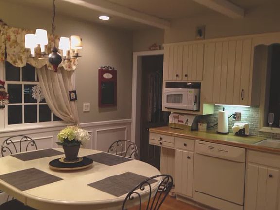 Modern eat in Kitchen