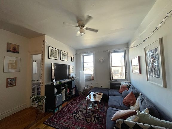 4th image of 350 7th St APT D1