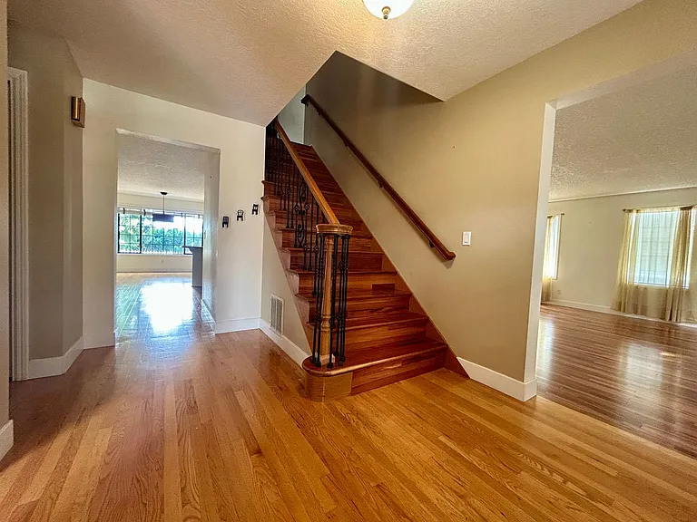 8213 NW 12th Ave — Photo 16