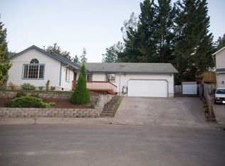 560 S 70th St, Springfield, OR 97478