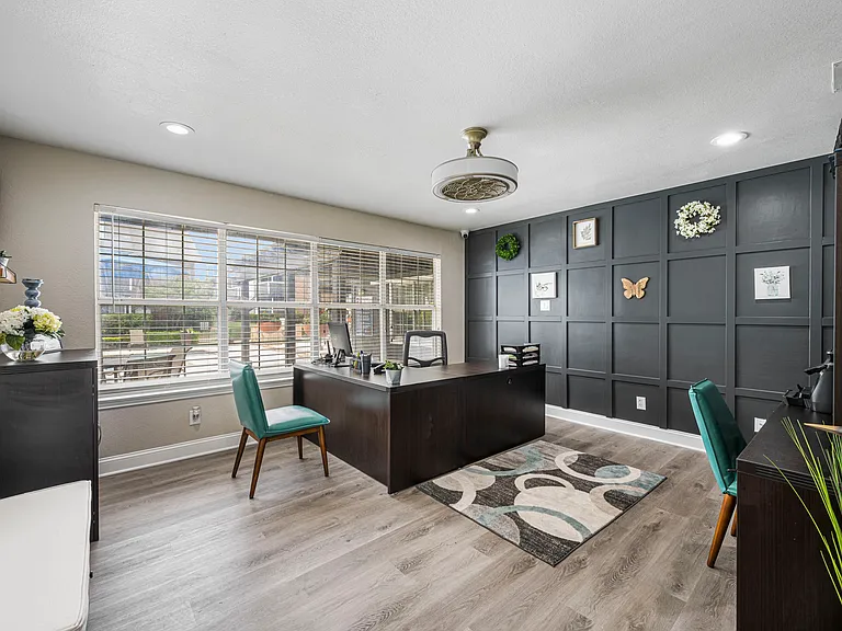 The Pinnacle Apartments — Photo 19