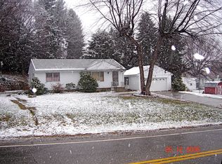 715 W Turkeyfoot Lake Rd, Akron, OH 44319