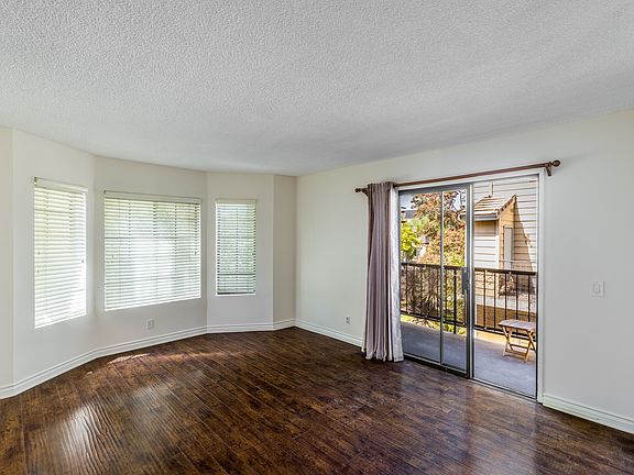 2nd image of 411 Pioneer Dr Unit 1