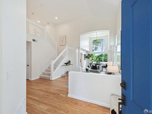 4th image of 2833 Cortina Way