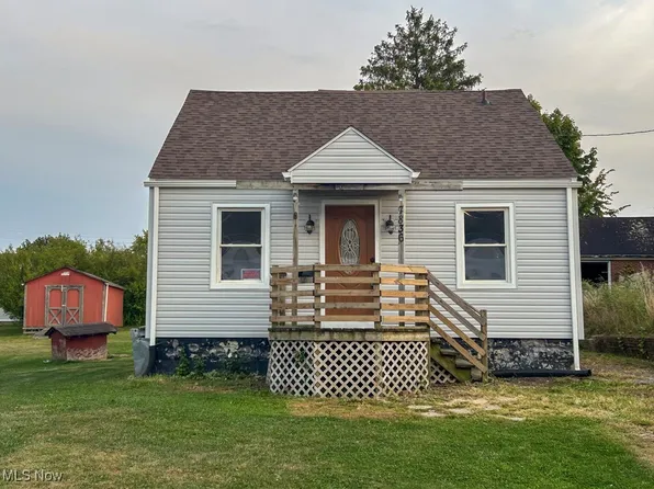 7836 Oak St, Masury, OH 44438
