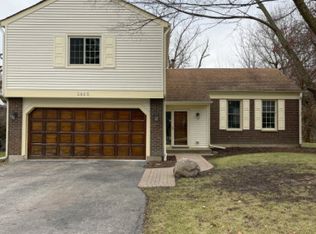 1465 Deer Run Rd, Gurnee, IL 60031