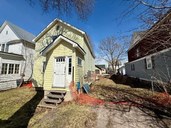 917 Young St, Sault Sainte Marie, MI 49783