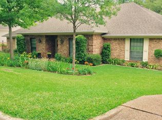 207 Woodfall Dr, Woodway, TX 76712