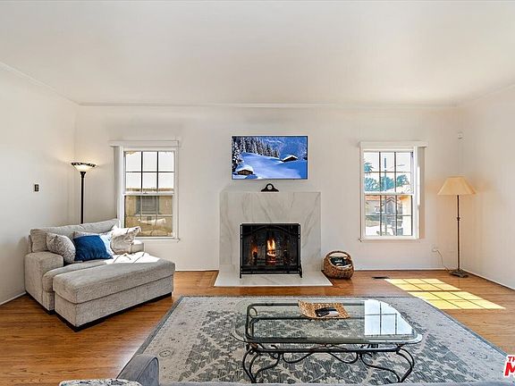 3rd image of 3528 W 75th Pl