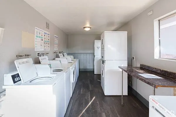 Oakwood Village Apartments — Photo 2