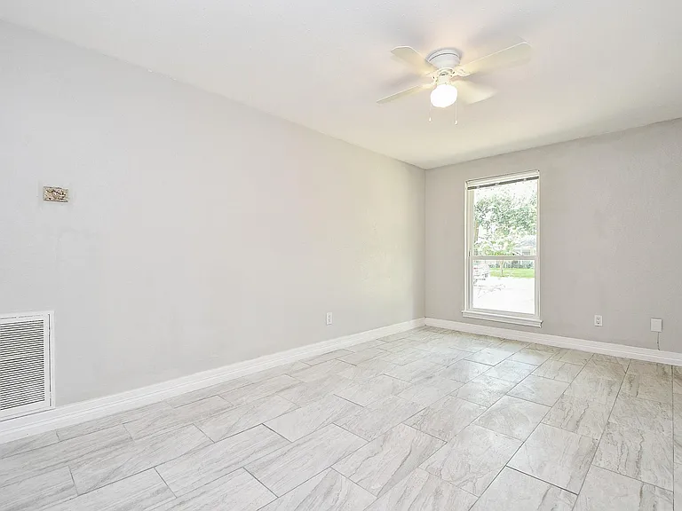 5811 Greencraig Dr — Photo 26