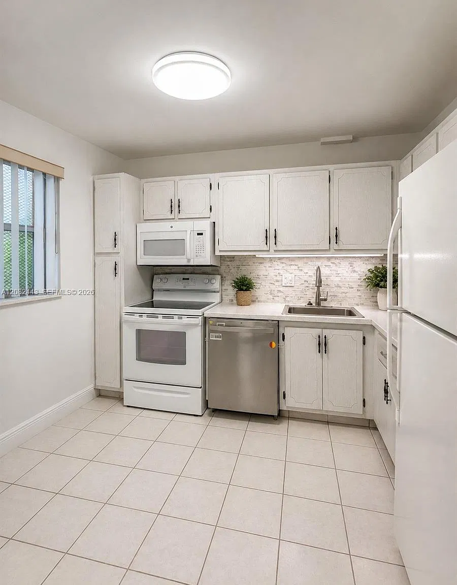Sands Point Condominium Ii — Photo 1
