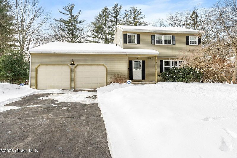 5th image of 7 Tamarack Drive
