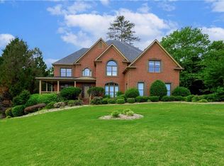 3905 Falls Landing Dr, Johns Creek, GA 30022