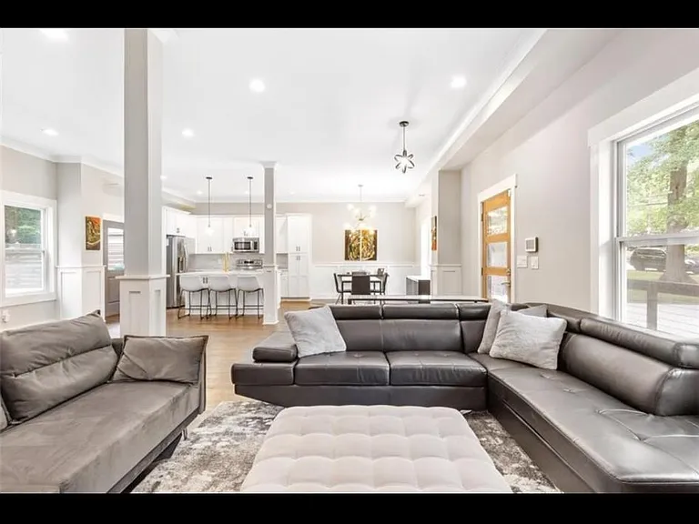 2039 Glendale Dr — Photo 15
